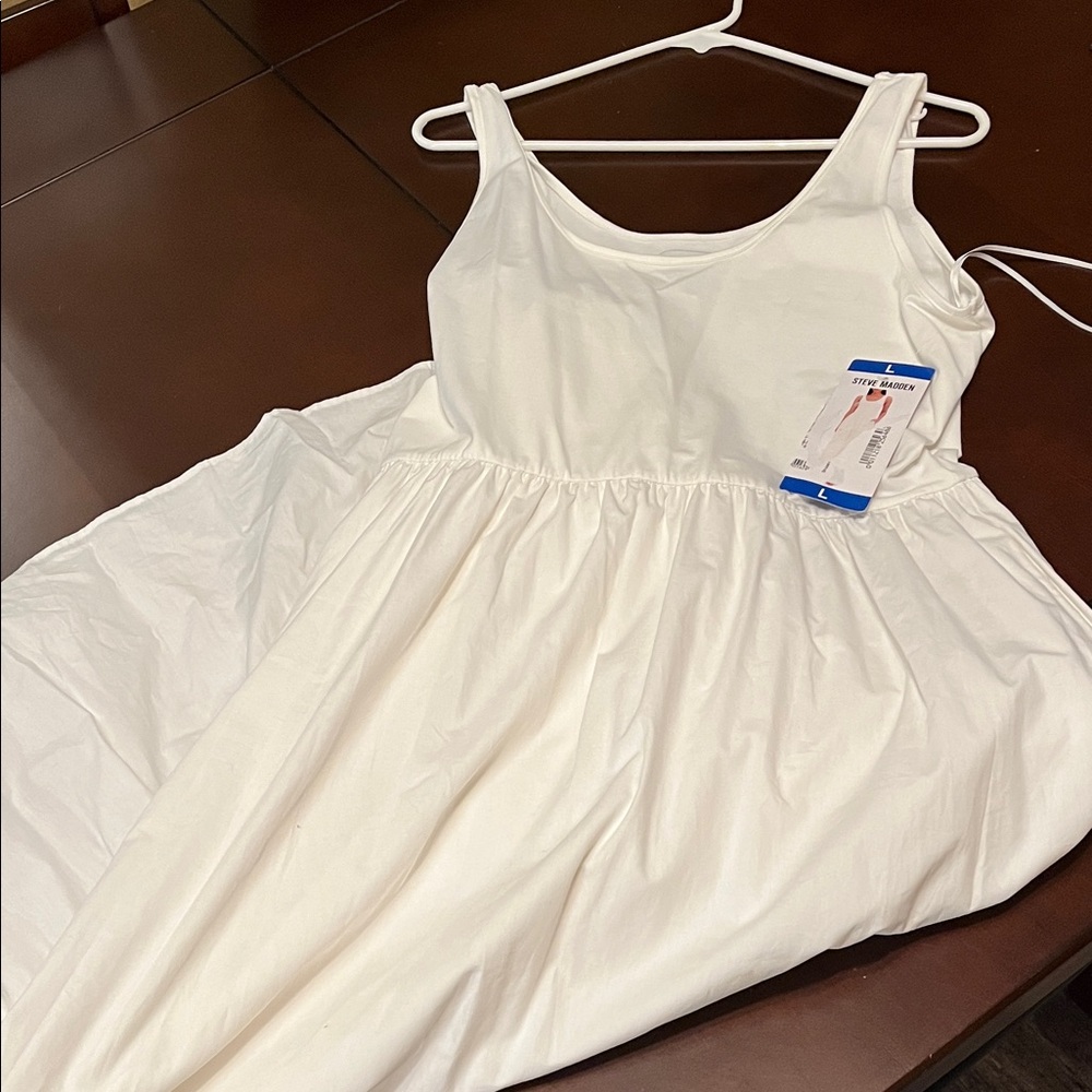 Steve Madden maxi White Dress
NWT
